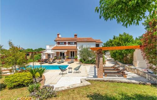 Awesome Home In Loborika