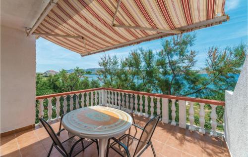 Beautiful Apartment In Kustici With Wifi