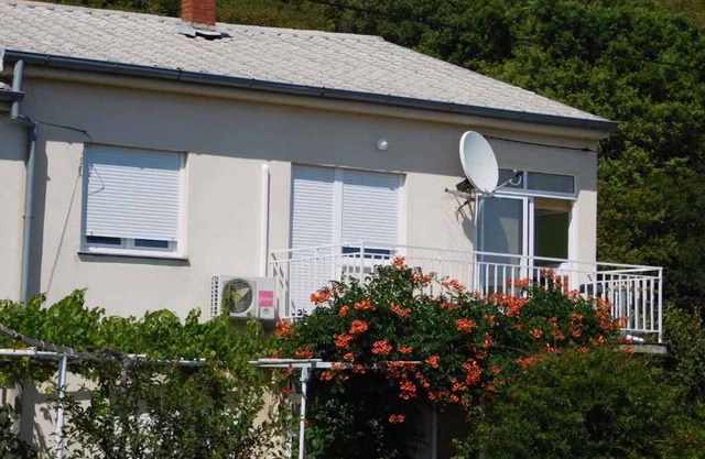 Holiday apartment with panoramic sea view