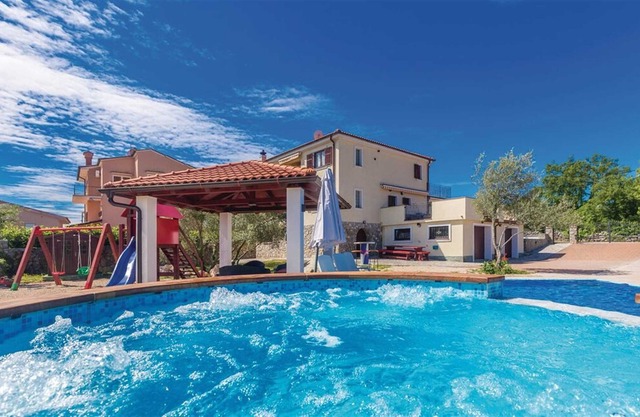 Holiday house Dobrinj for 1 - 14 persons with 6 bedrooms - Holiday home