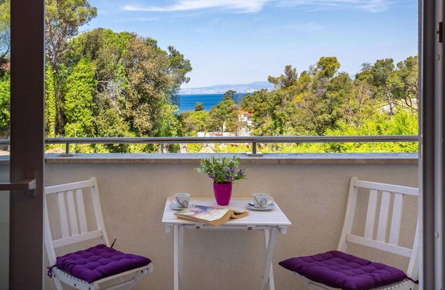 Nice apartment in Malinska with WiFi