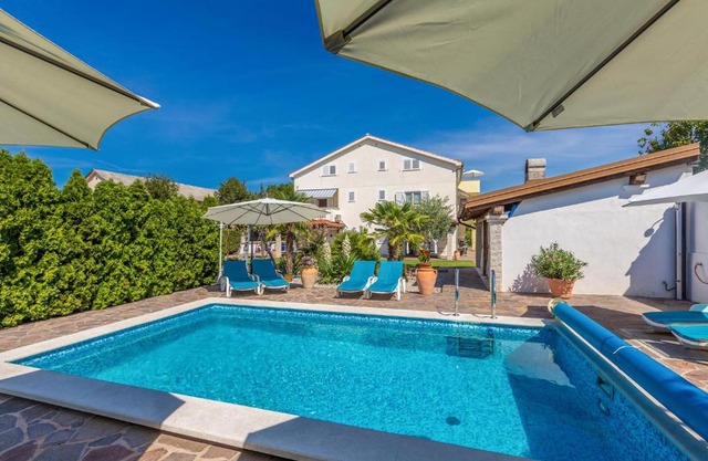 Nice apartment in Malinska with WiFi and Outdoor swimming pool