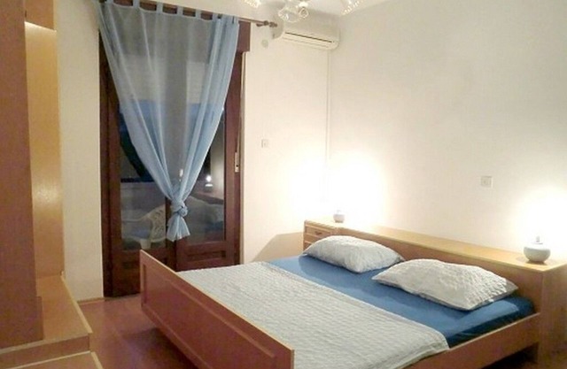 One bedroom apartment with balcony and sea view Banjol, Rab (A-16645-c)