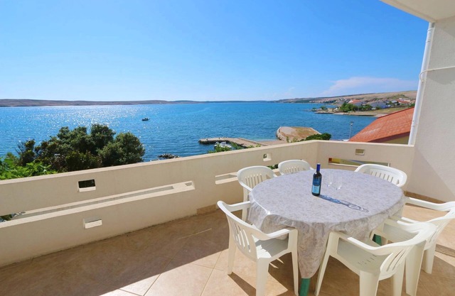 Two bedroom apartment near beach Kustići (Pag) (A-4086-a)