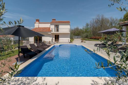 Villa Aqua