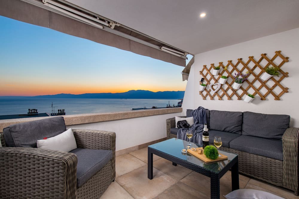 Sodici Apartment | Newly renovated two-room apartment with a unique view of the entire Kvarner.