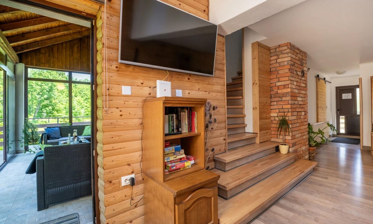 Fuzine House | Berguitje met binnenzwembad
