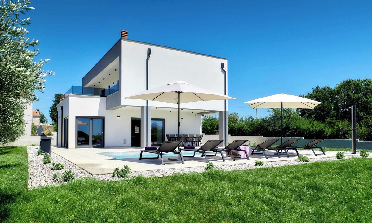 Loborika Villa | Villa Borina – house in a quiet location for a relaxing holiday by Istrabook