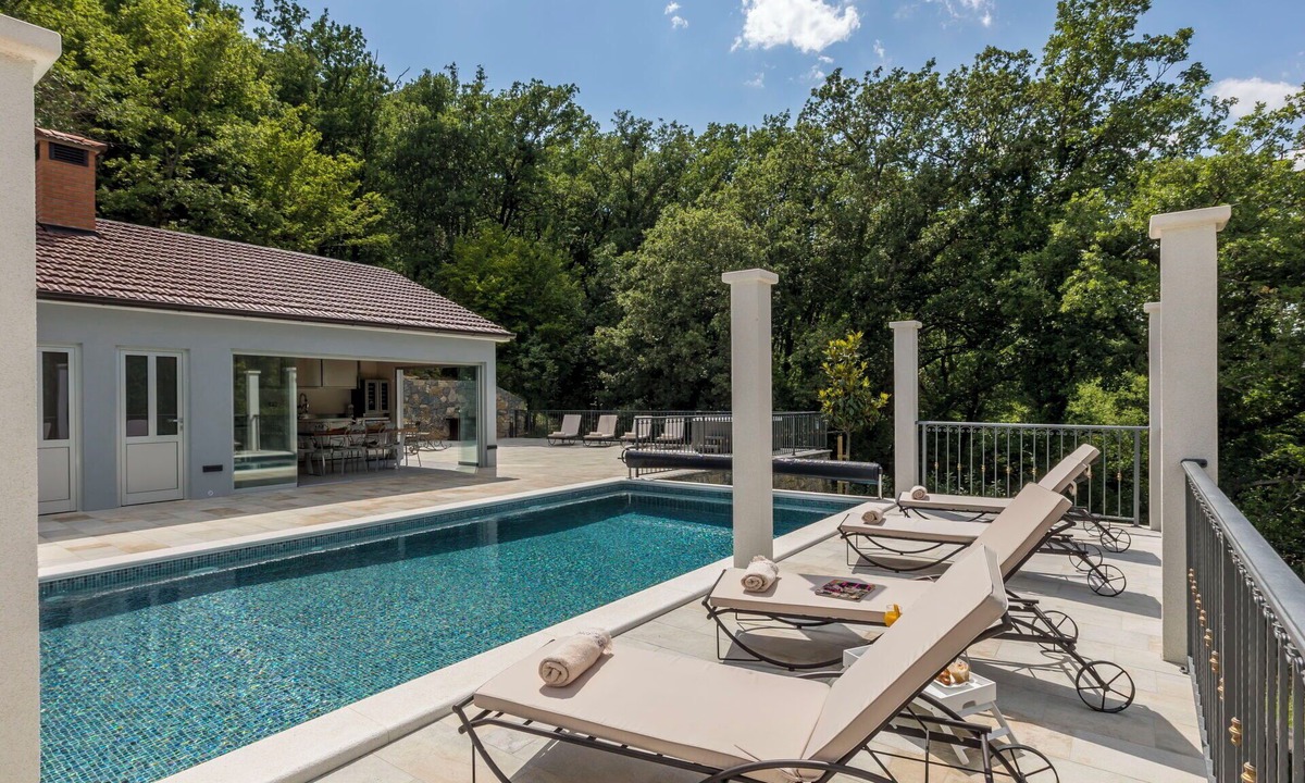 Omis Villa | Beautiful private villa for 8 guests with A/C, hot tub, private pool, WIFI and TV