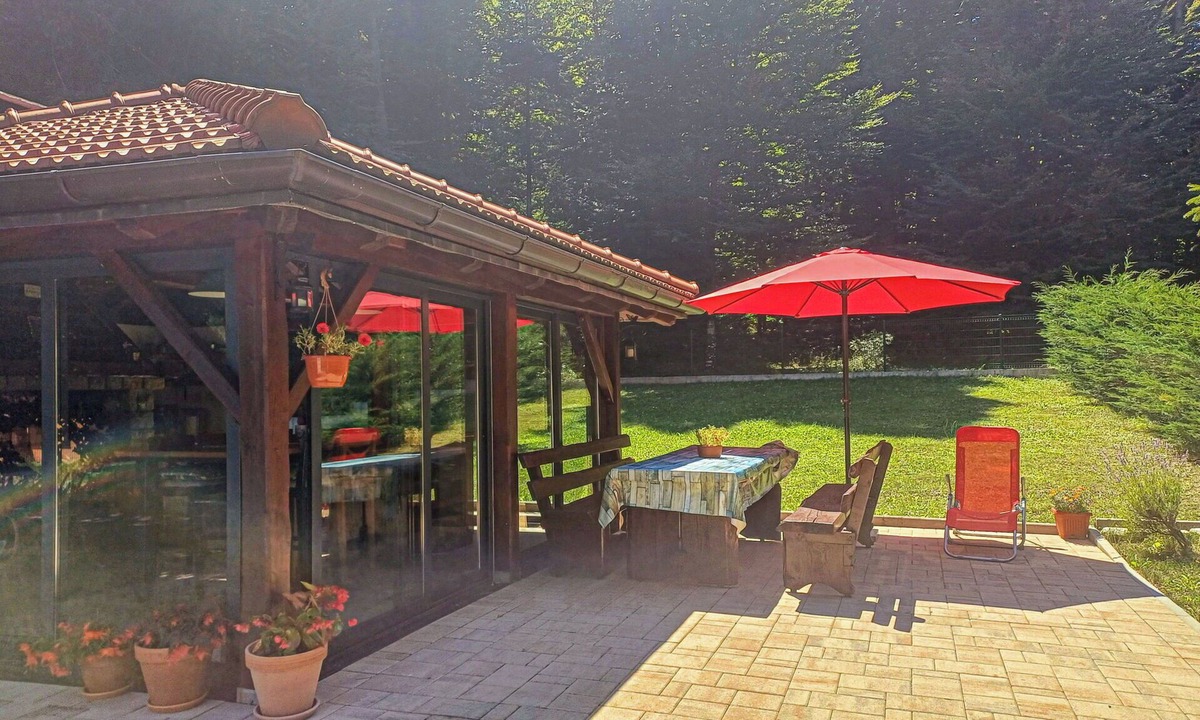 Benkovac Fuzinski House | Beautiful private villa for 5 people with WIFI, hot tub, A/C, TV, terrace and pets allowed