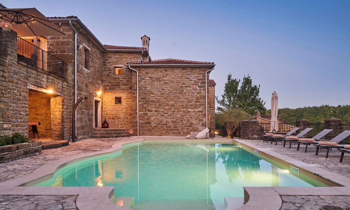 Sterna Villa | Private Villa with hot tub, WIFI, private pool, A/C, TV, terrace, pets allowed, panoramic view