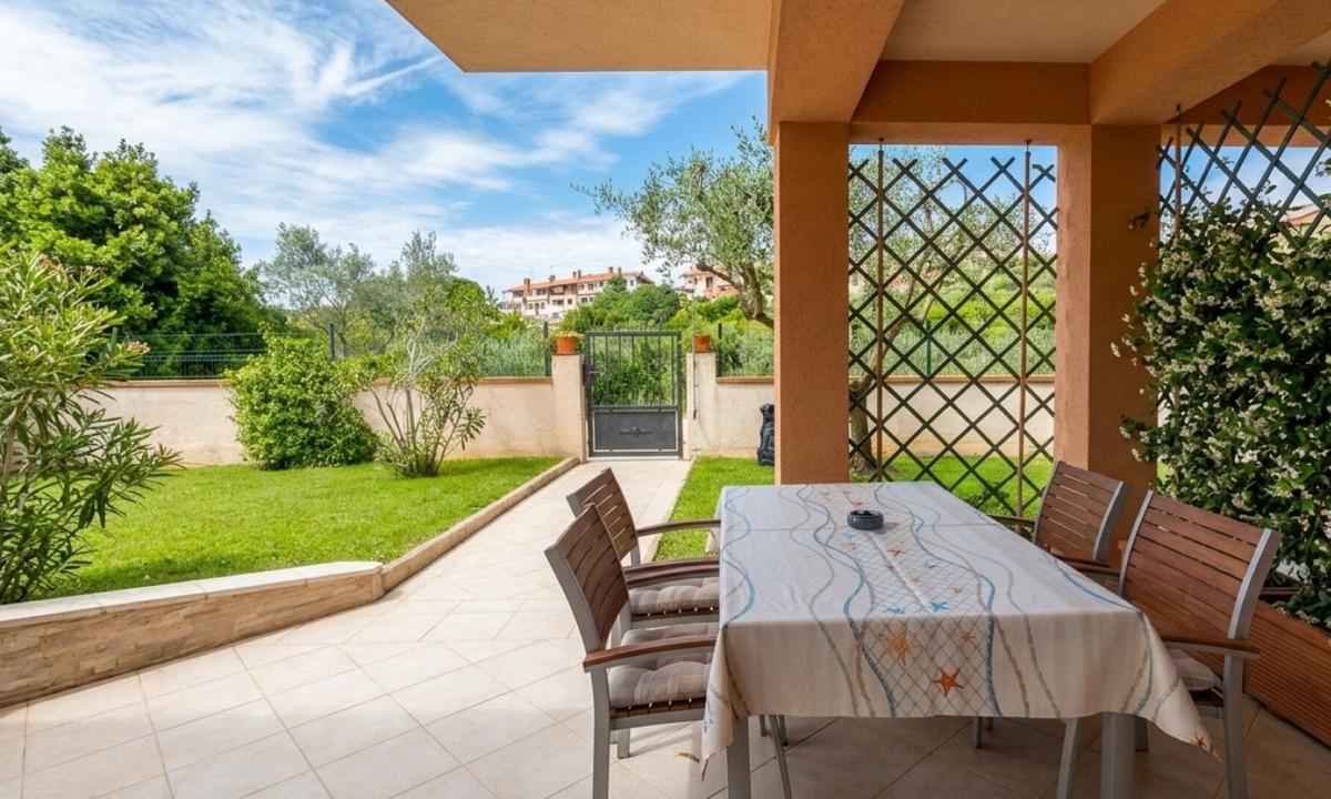 Vinkuran Apartment | Apartment Oliva by Villas Guide