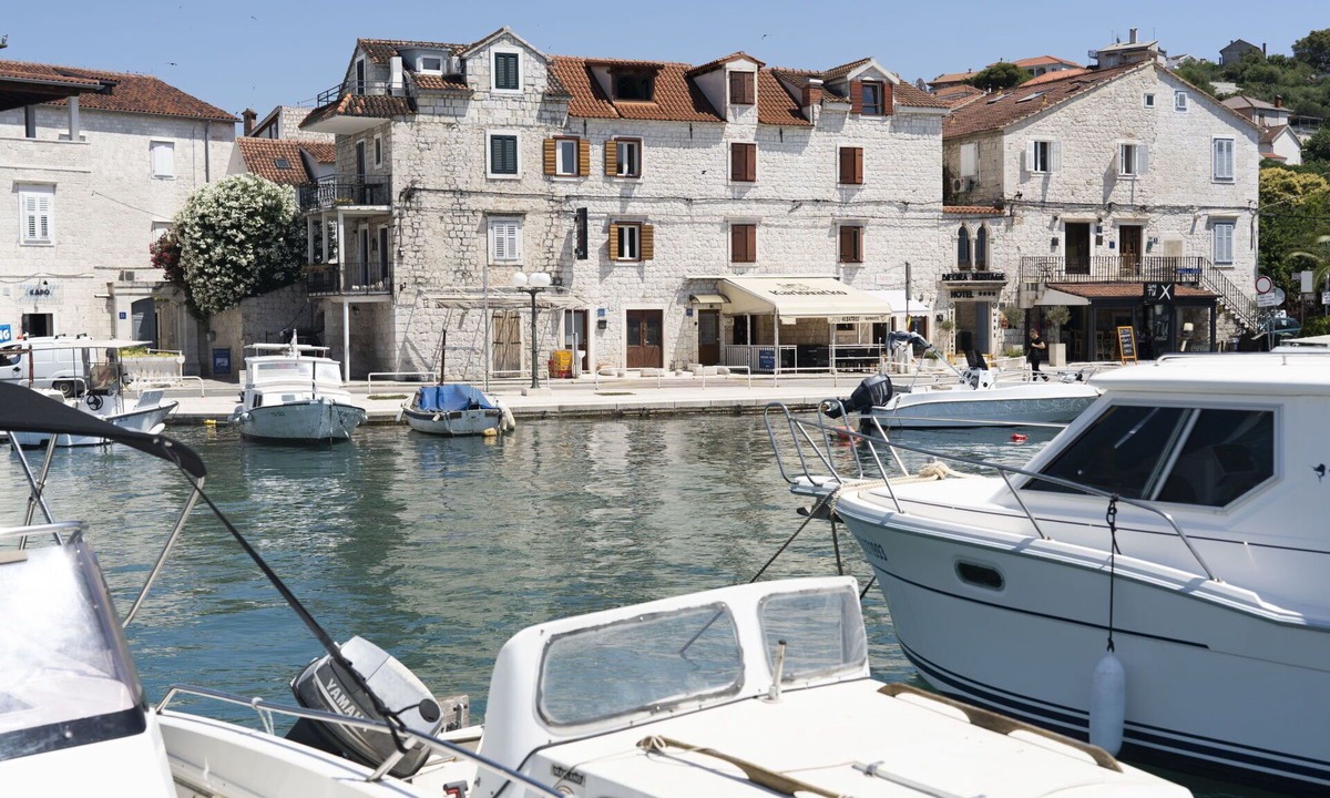 Trogir Apartment | Cosy apartment for 2 people with WIFI, A/C and TV
