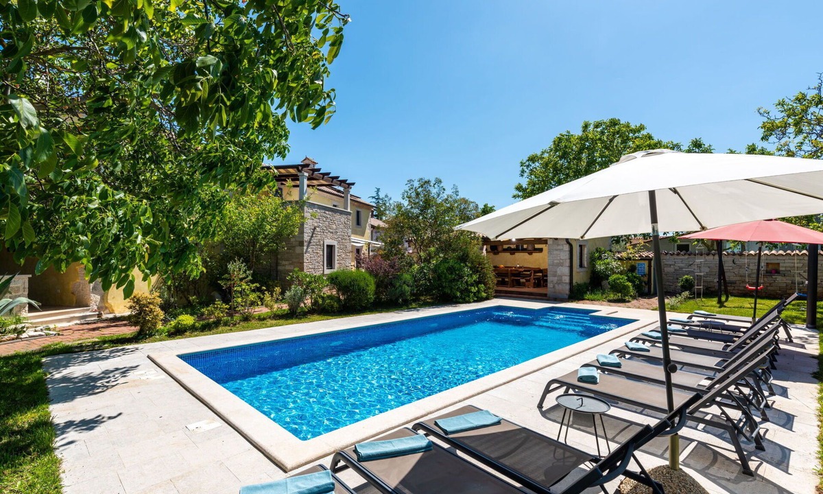 Orbanici House | Beautiful private villa for 12 people with private pool, A/C, WIFI, TV, terrace and pets allowed