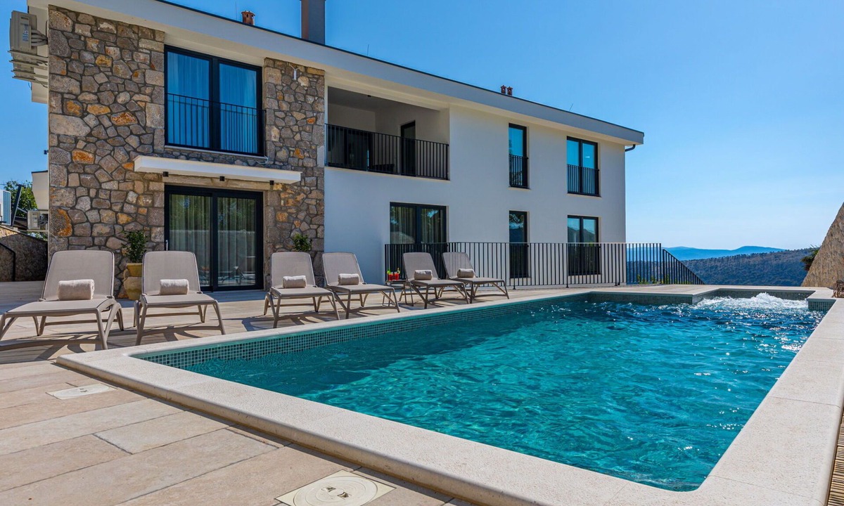 Bribir Villa | Beautiful private villa for 10 people with WIFI, hot tub, A/C, private pool, TV and terrace