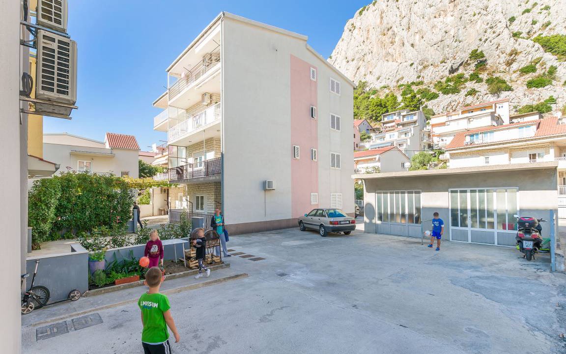 Photo of Others in Omis