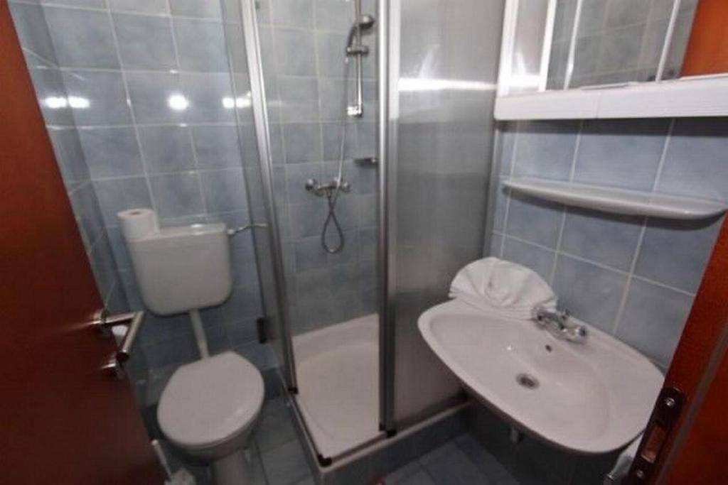Photo of Bathroom in Rab