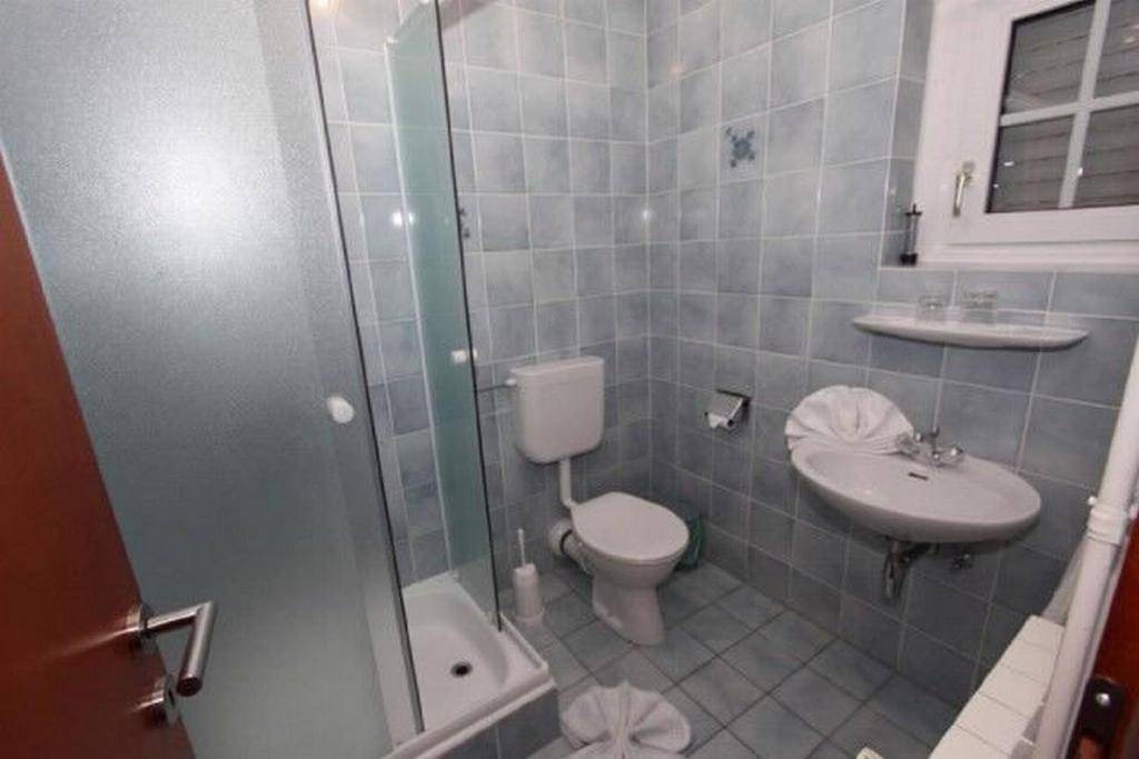 Photo of Bathroom in Rab