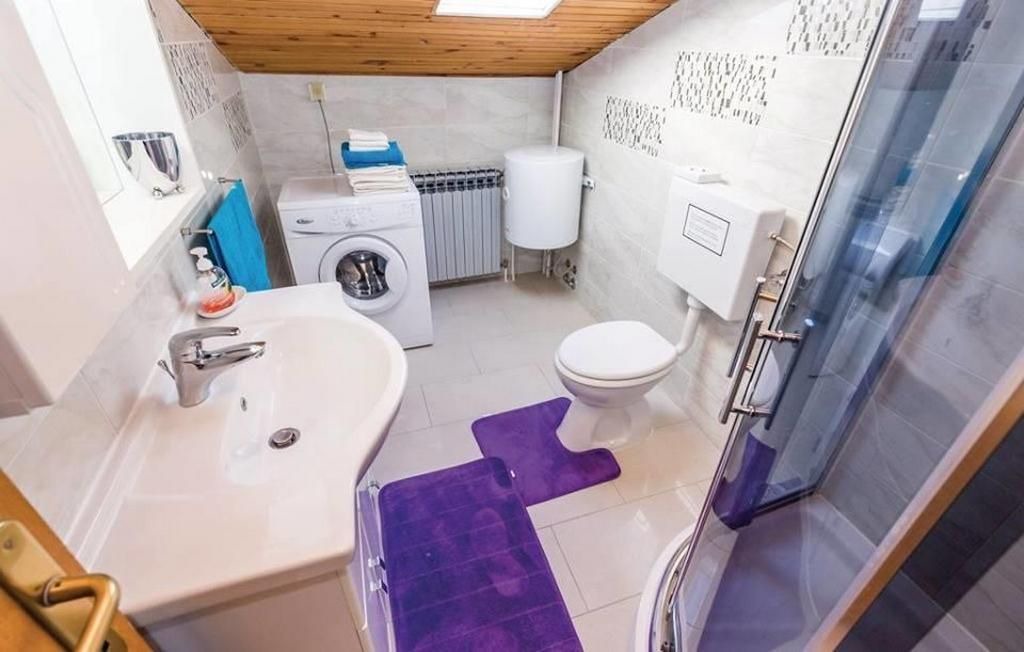 Photo of Bathroom in Rubesi