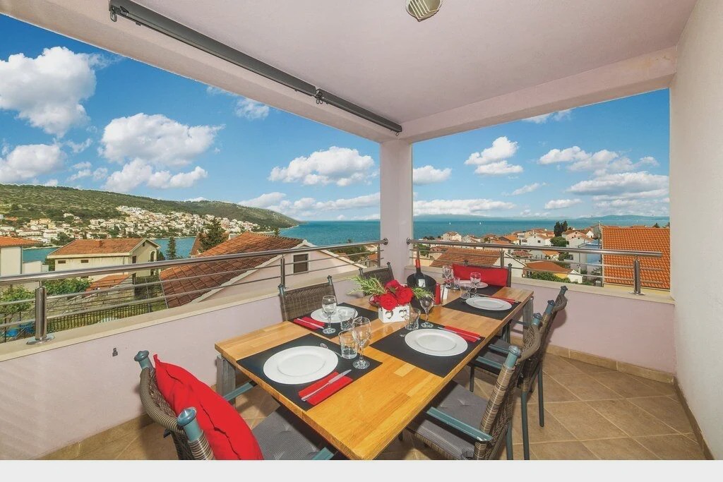 Photo of Patio Balcony in Okrug Gornji
