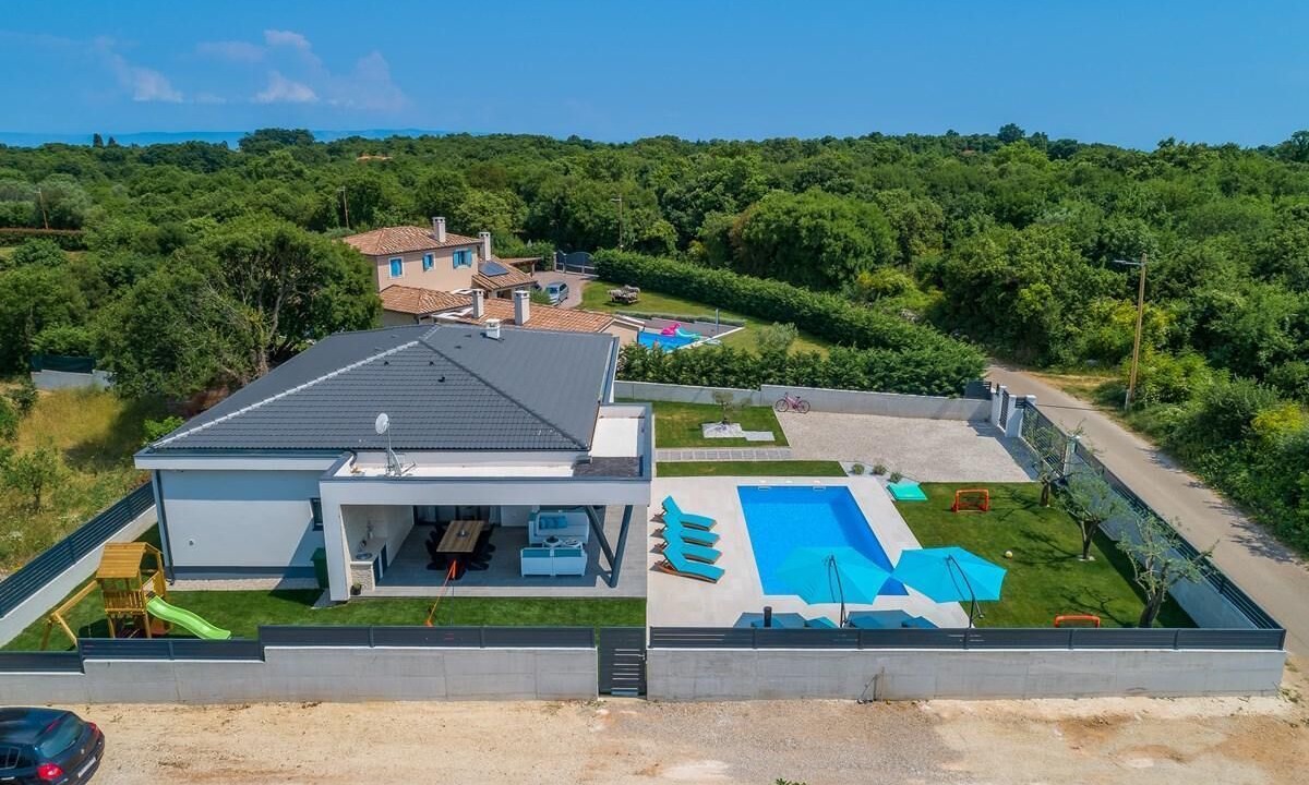 Photo of Outdoor in Mali Vareski