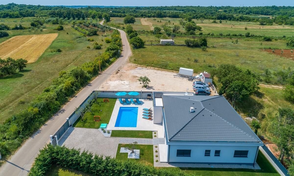 Photo of Outdoor in Mali Vareski