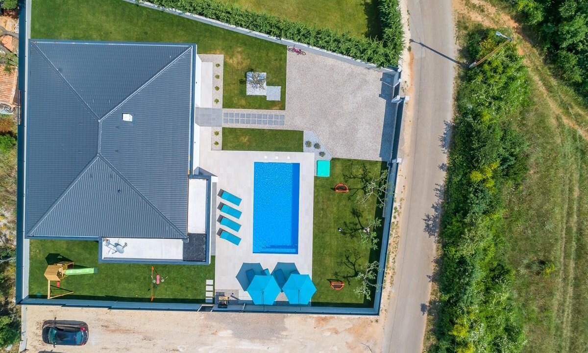 Photo of Outdoor in Mali Vareski