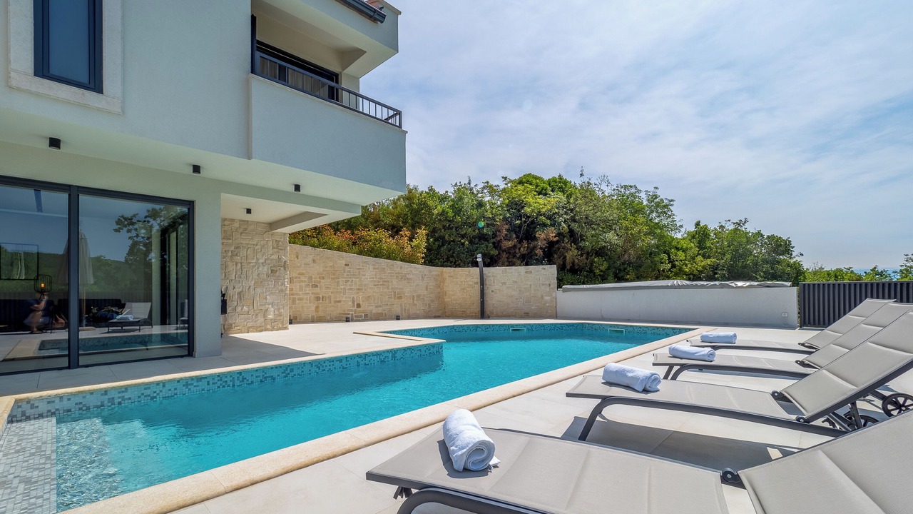 Photo of Outdoor in Risika