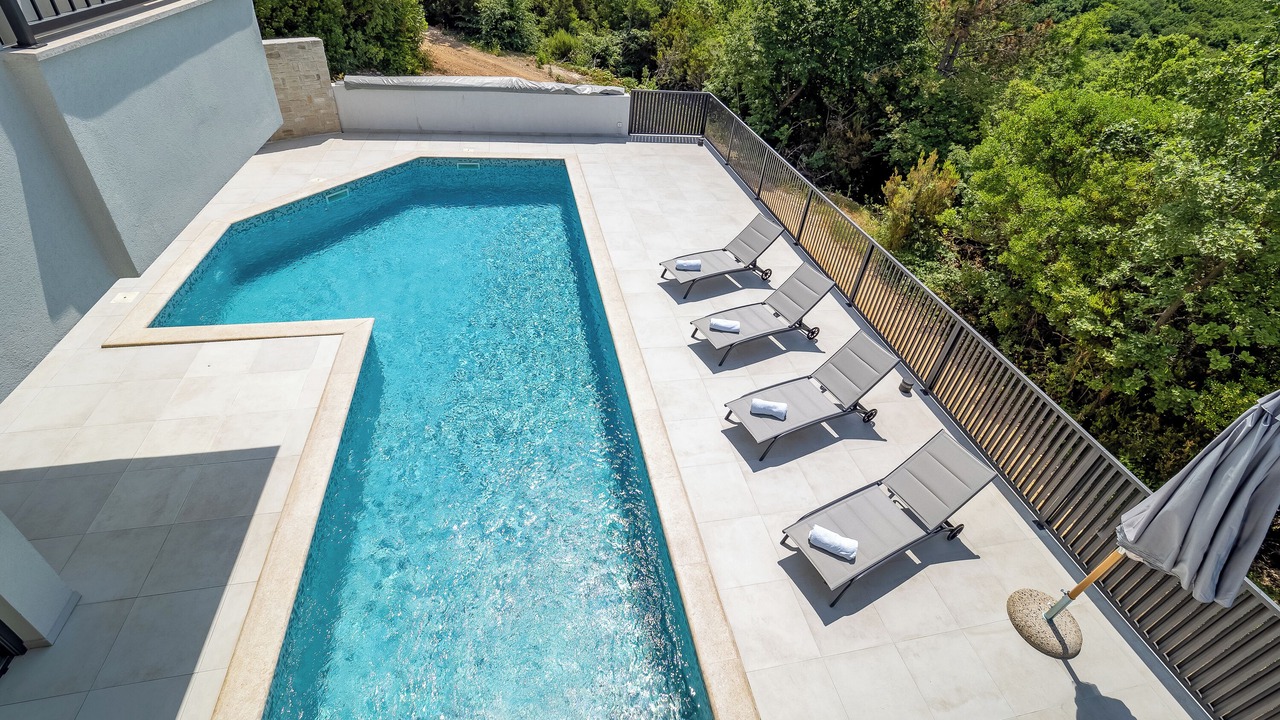 Photo of Outdoor in Risika