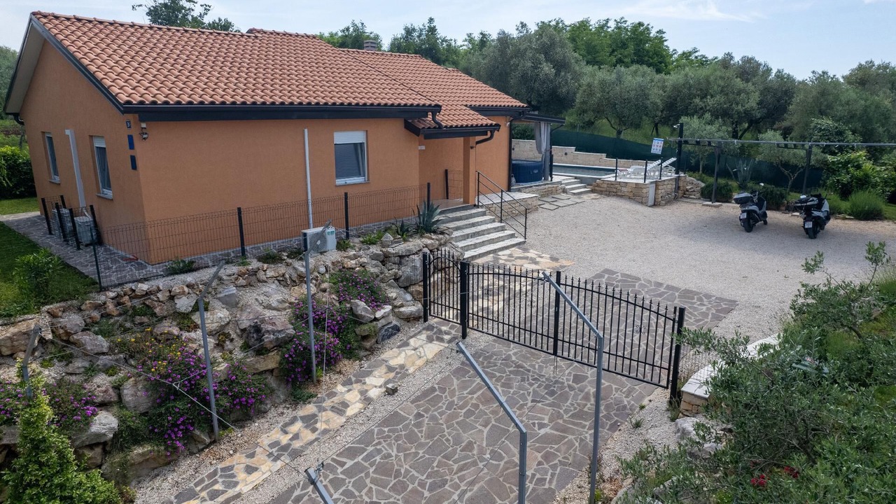 Photo of Outdoor in Radini
