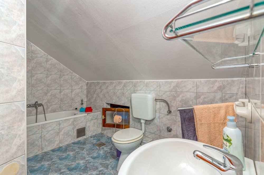 Photo of Bathroom in Fuzine