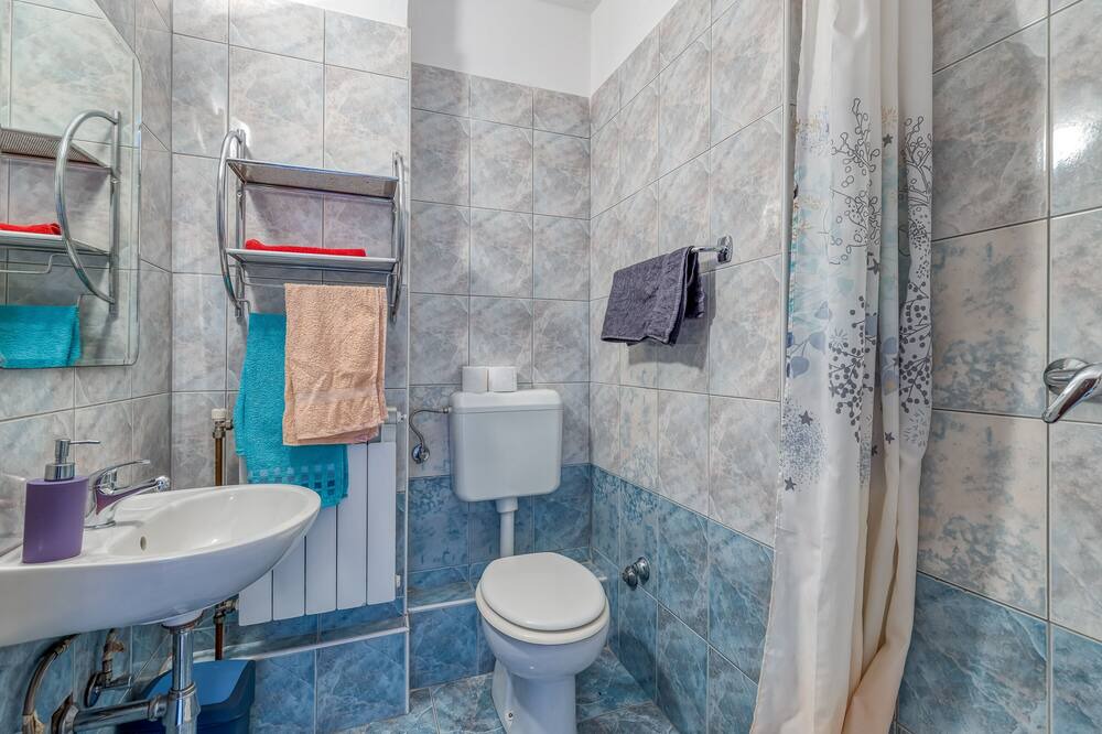 Photo of Bathroom in Fuzine