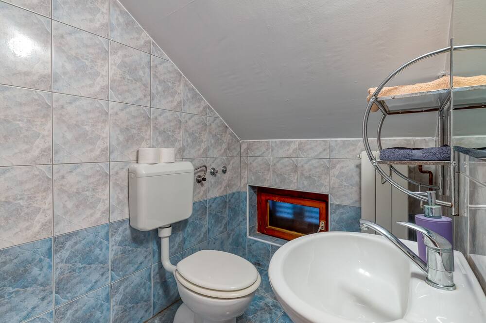 Photo of Bathroom in Fuzine