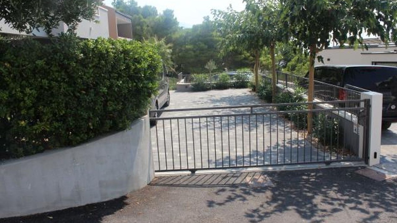 Photo of Outdoor in Medici