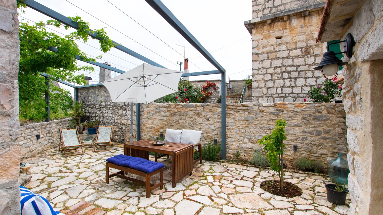 Photo of Patio Balcony in Grohote