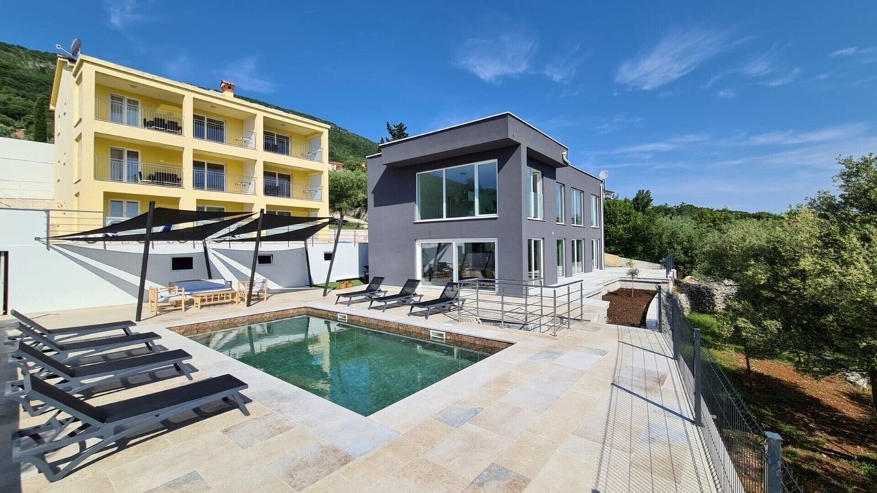 Photo of Outdoor in Ravni