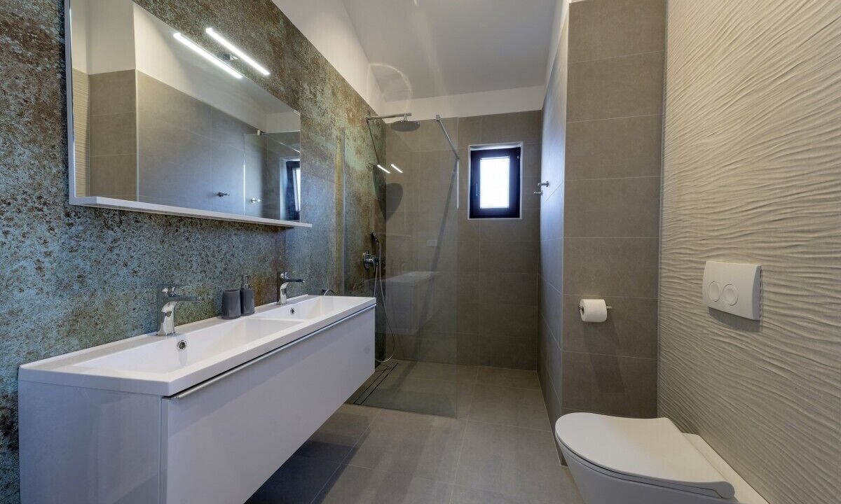 Photo of Bathroom in Peruski