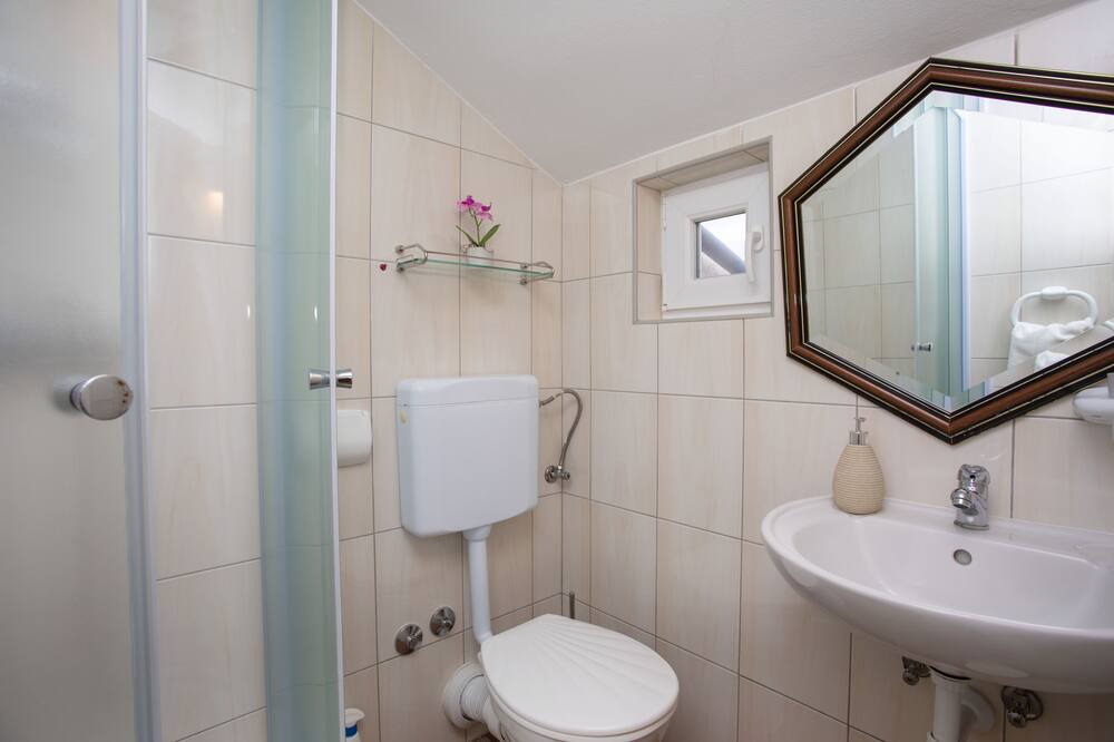 Photo of Bathroom in Cokuni