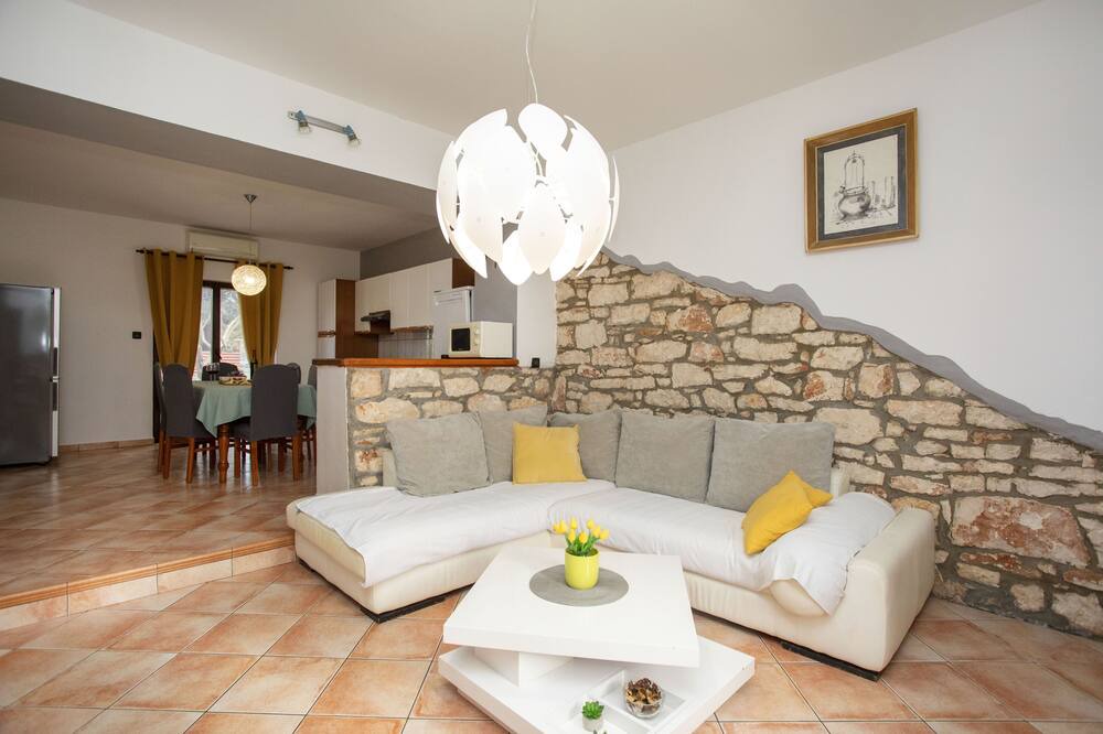 Photo of Livingroom in Cokuni