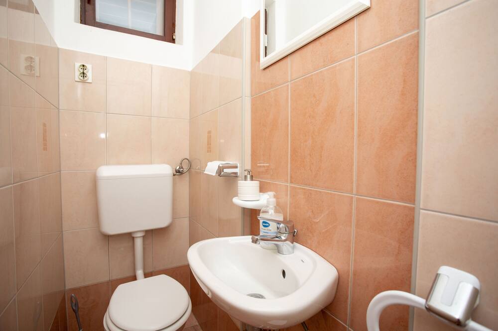 Photo of Bathroom in Cokuni
