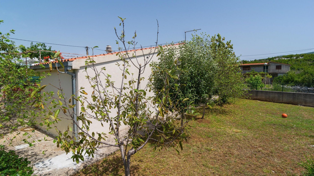 Photo of Outdoor in Srijane