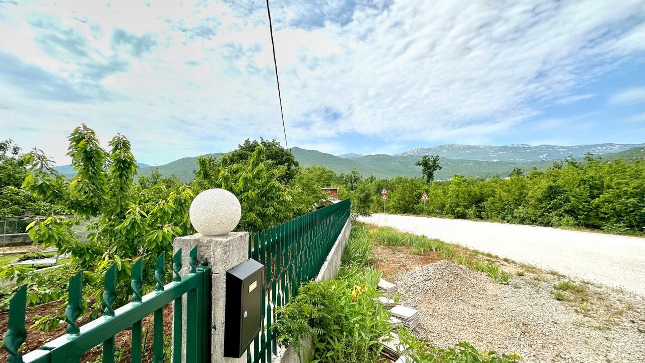 Photo of Outdoor in Srijane