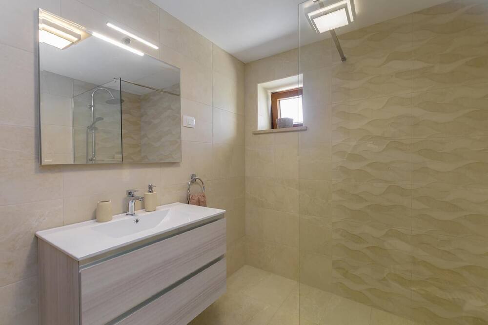 Photo of Bathroom in Rebici