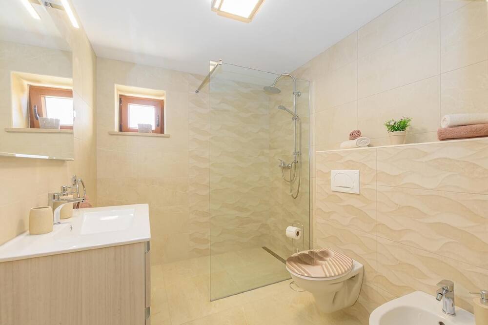 Photo of Bathroom in Rebici