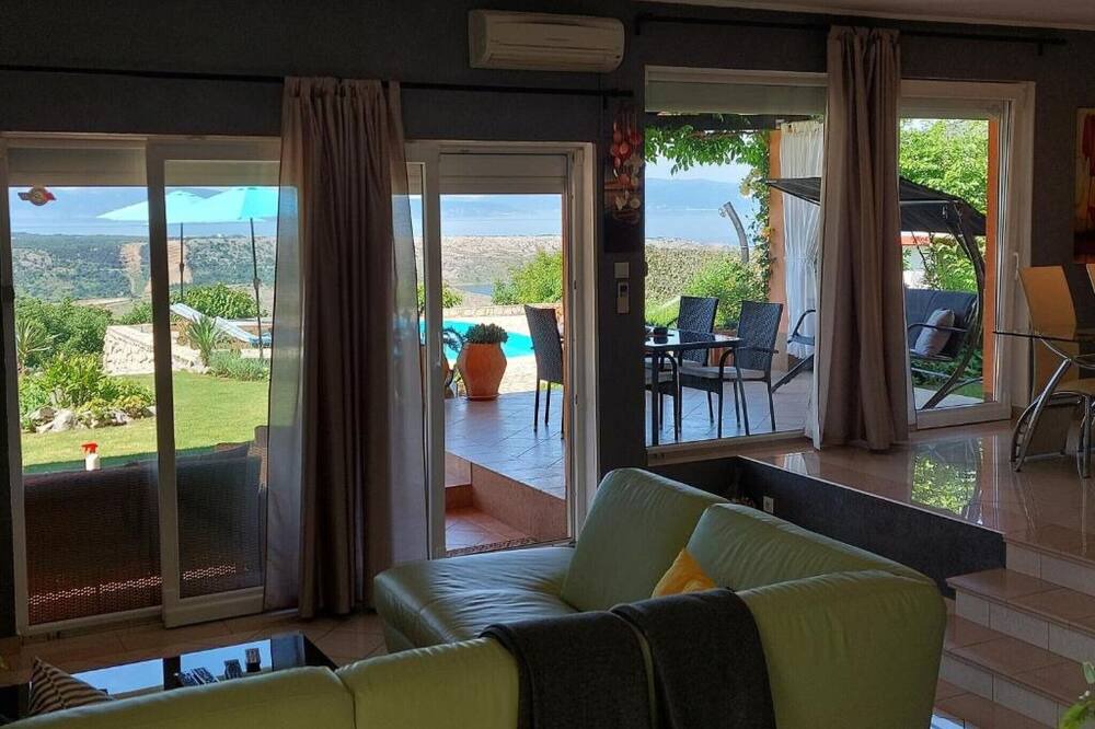 Photo of Livingroom in Smrika