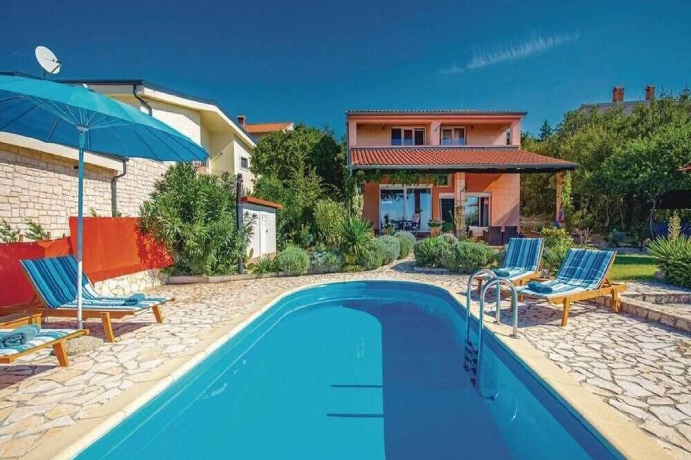 Photo of Outdoor in Smrika