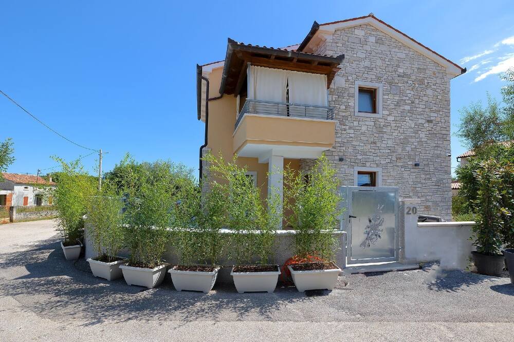 Photo of Outdoor in Belavici