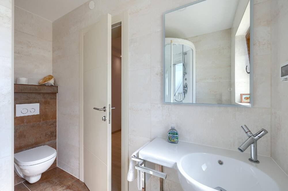 Photo of Bathroom in Belavici