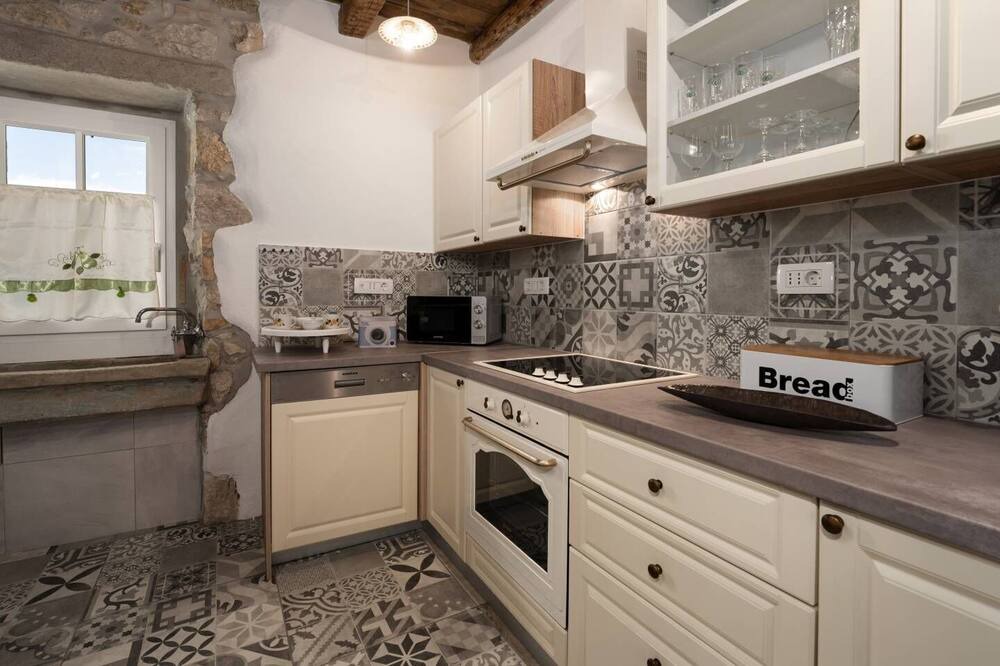 Photo of Kitchen in Ripenda Verbanci