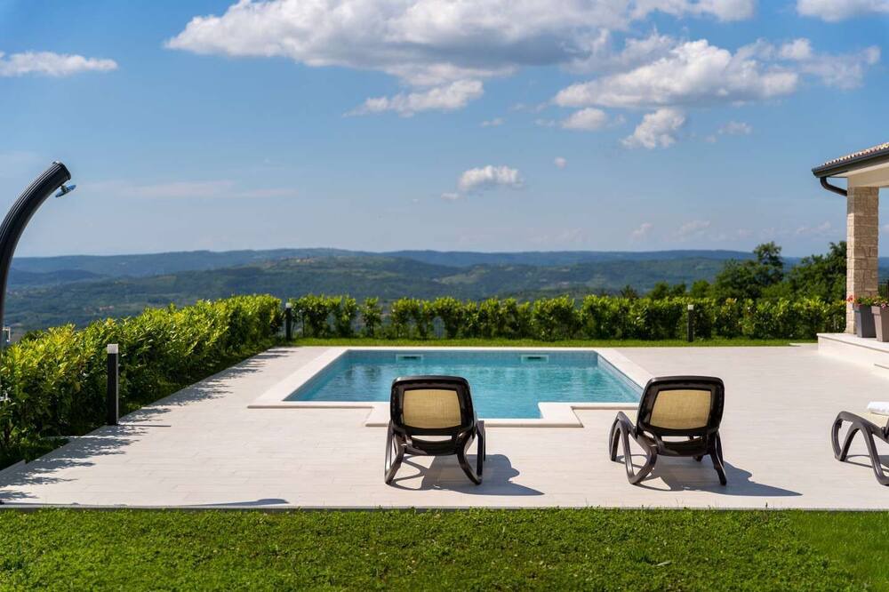 Photo of Outdoor in Draguc